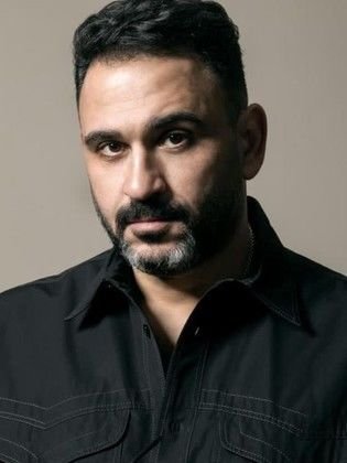 أكرم حسني أكرم حسني